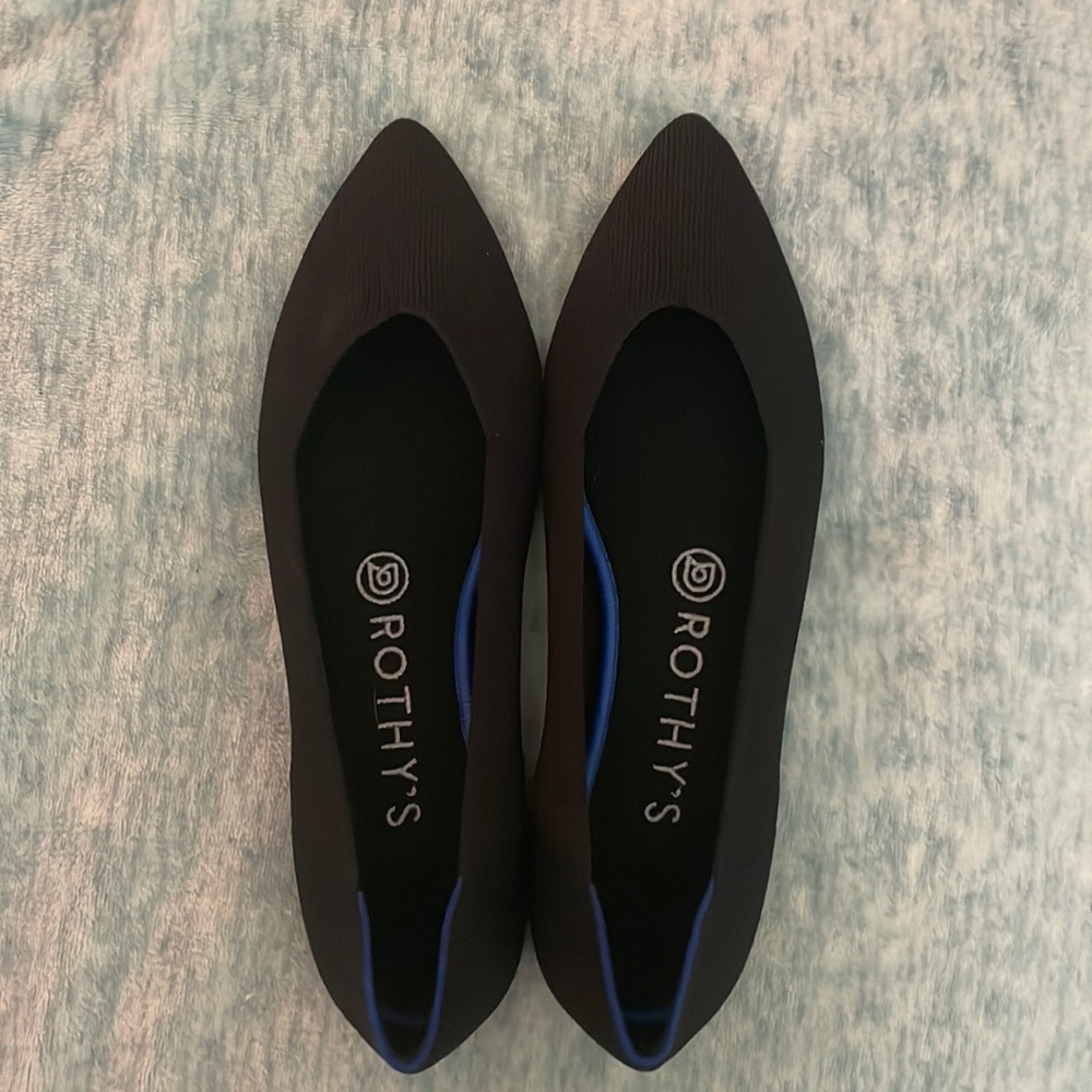Rothy’s Black point flats size 7.5.